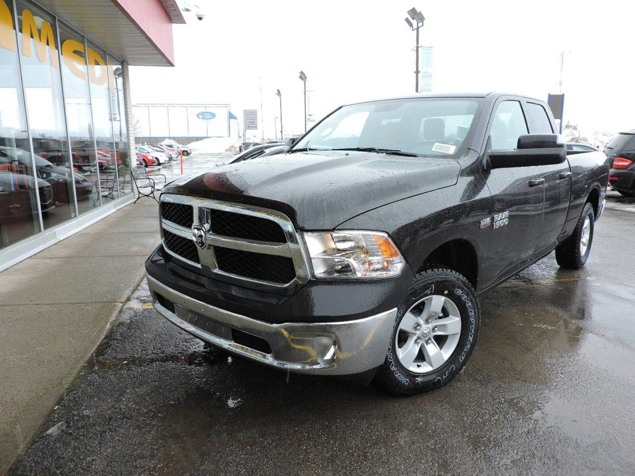 Used 2017 Ram 1500 Cabine quad 4RM, 140,5 po ST for sale in Vaudreuil-Dorion, QC