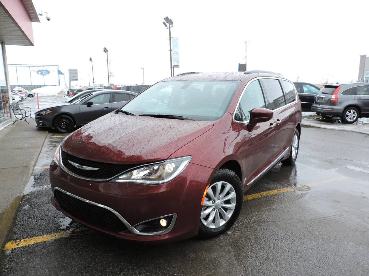 Used 2017 Chrysler Pacifica Touring-L familiale 4 portes for sale in Vaudreuil-Dorion, QC