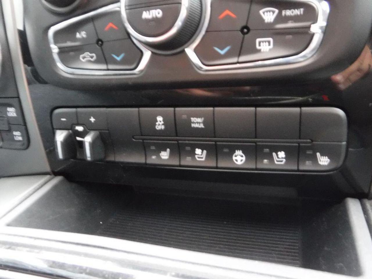 660308.11594877