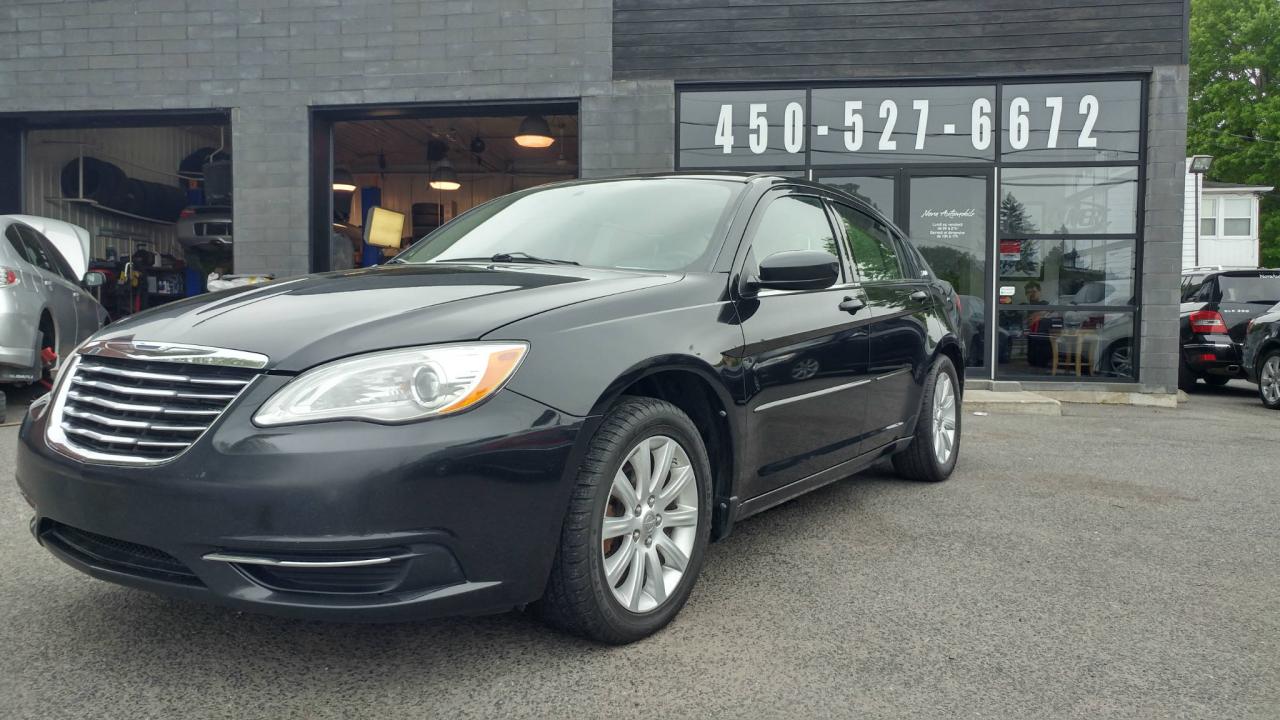 Used 2011 Chrysler 200 LX - CLEAN CARPROOF for sale in Beloeil, QC