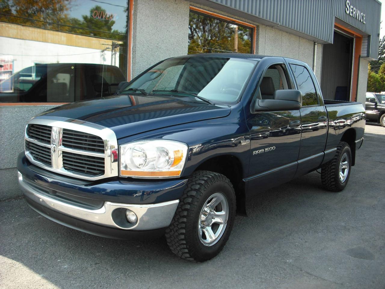 Used 2006 Dodge Ram 1500 Cabine Quad 4 portes, 4 RM SLT for sale in Repentigny, QC