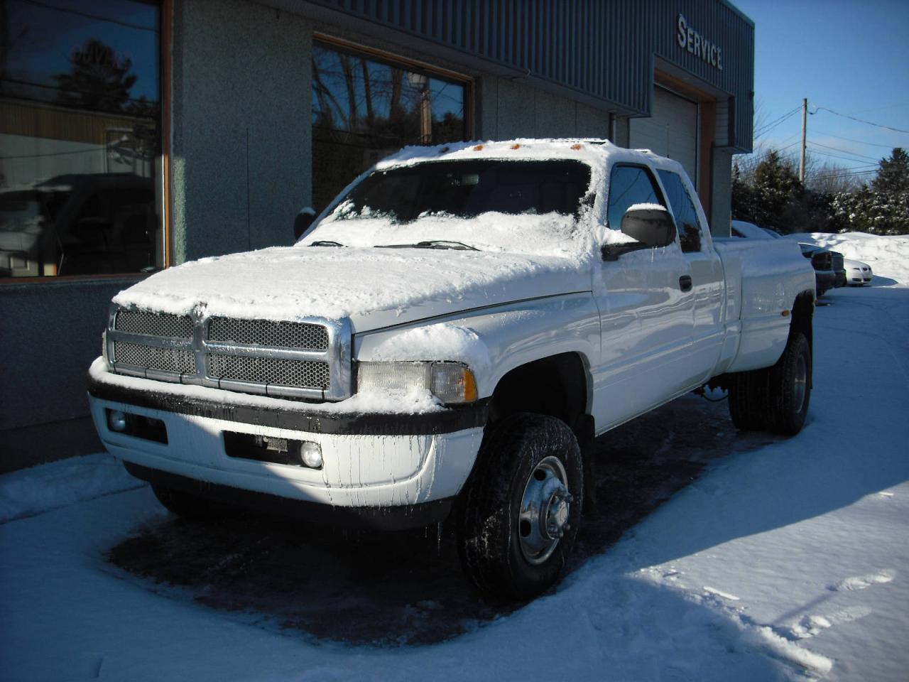 Used 2000 Dodge Ram 3500 4 portes, cabine Quad, 6 roues motrices, for sale in Repentigny, QC