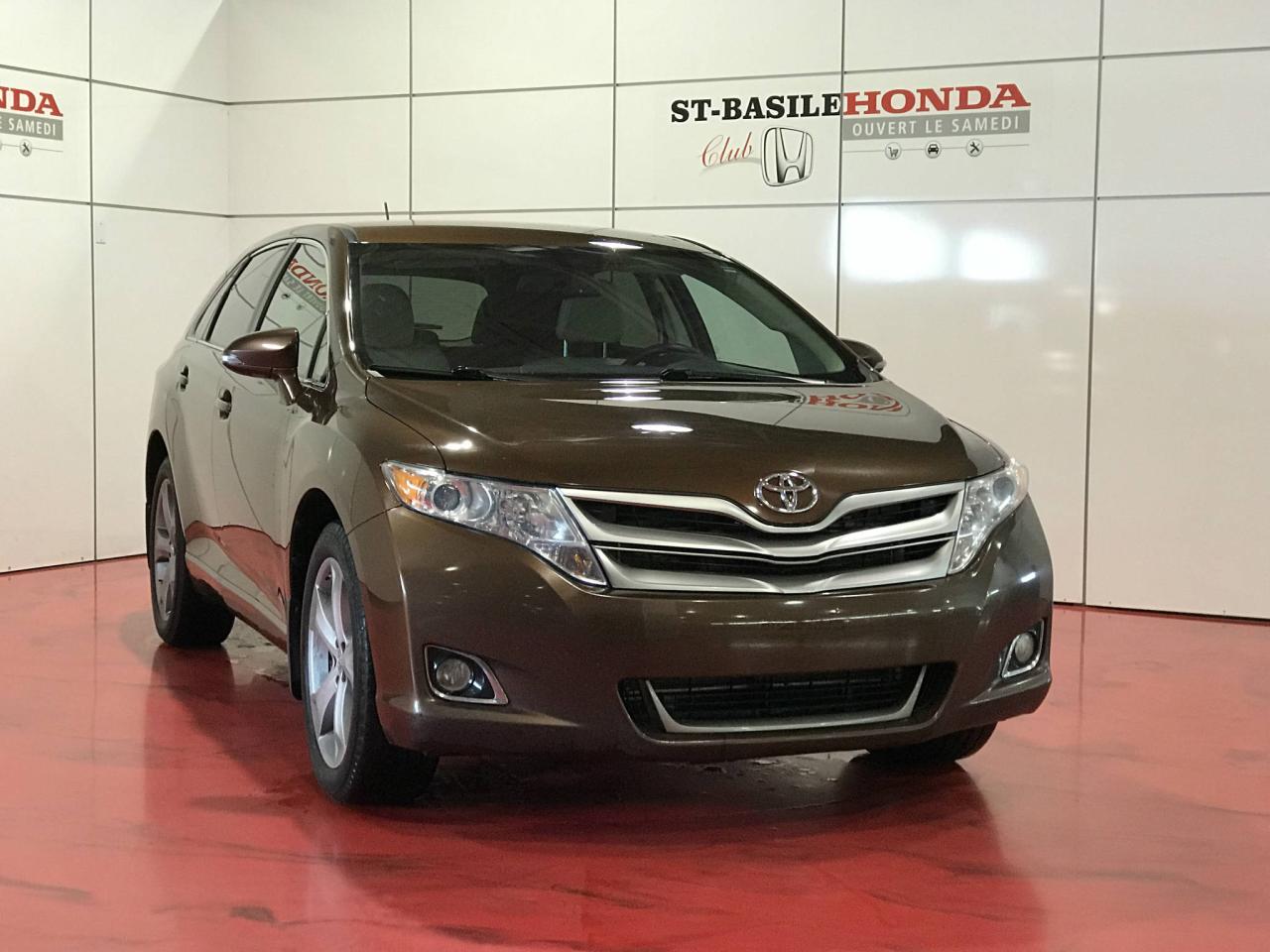 Used 2014 Toyota Venza Familiale V6 4 portes à traction intégra for sale in St-Basile-le-Grand, QC