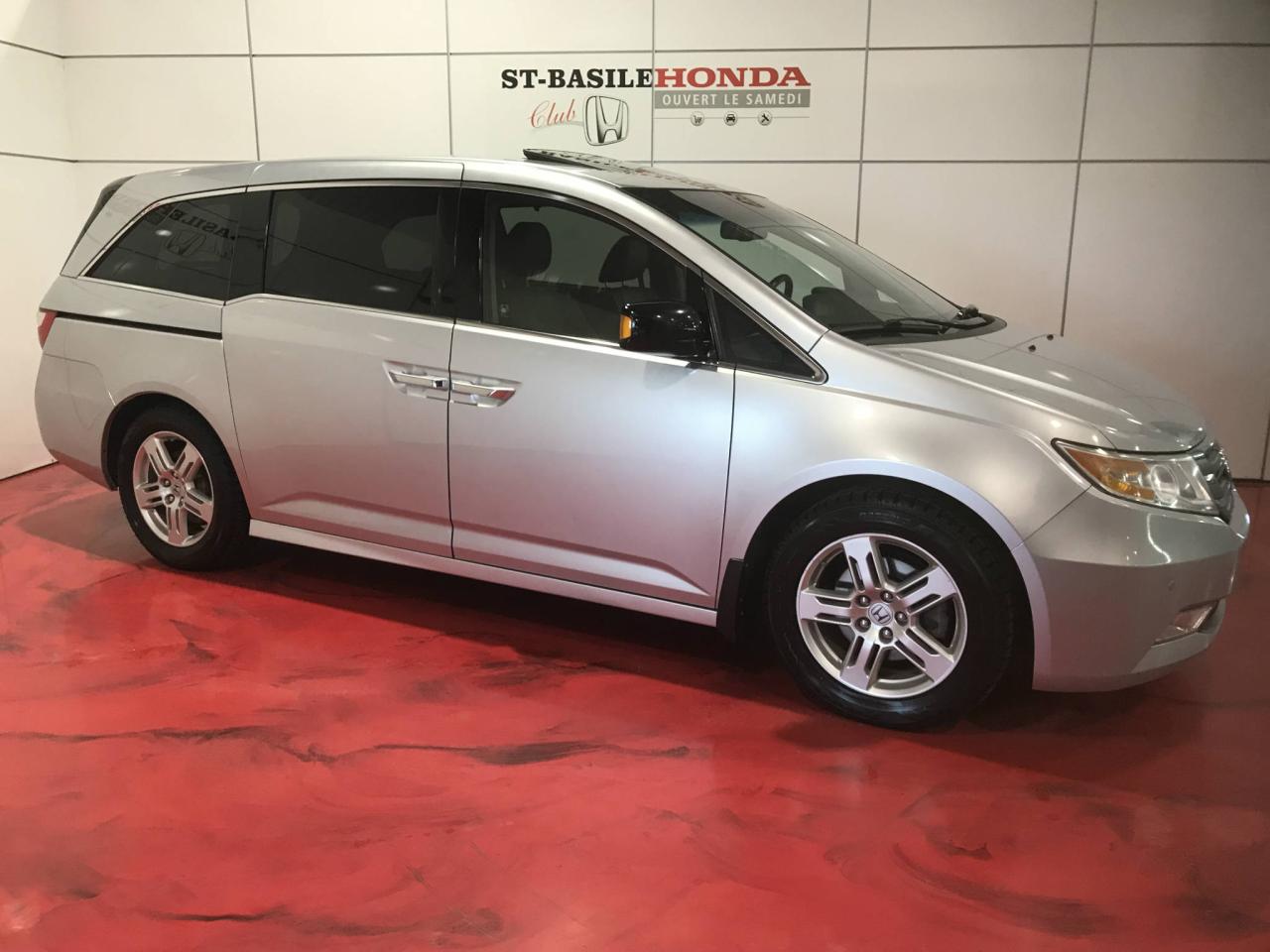 Used 2011 Honda Odyssey Familiale + DVD + NAVI + CUIR for sale in St-Basile-le-Grand, QC