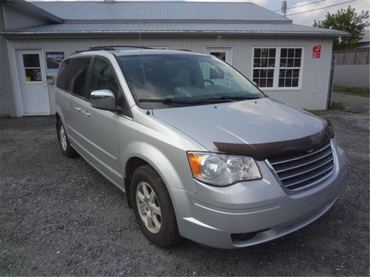Used 2008 Chrysler Town & Country Touring for sale in St-Lambert-de-Lauzon, QC