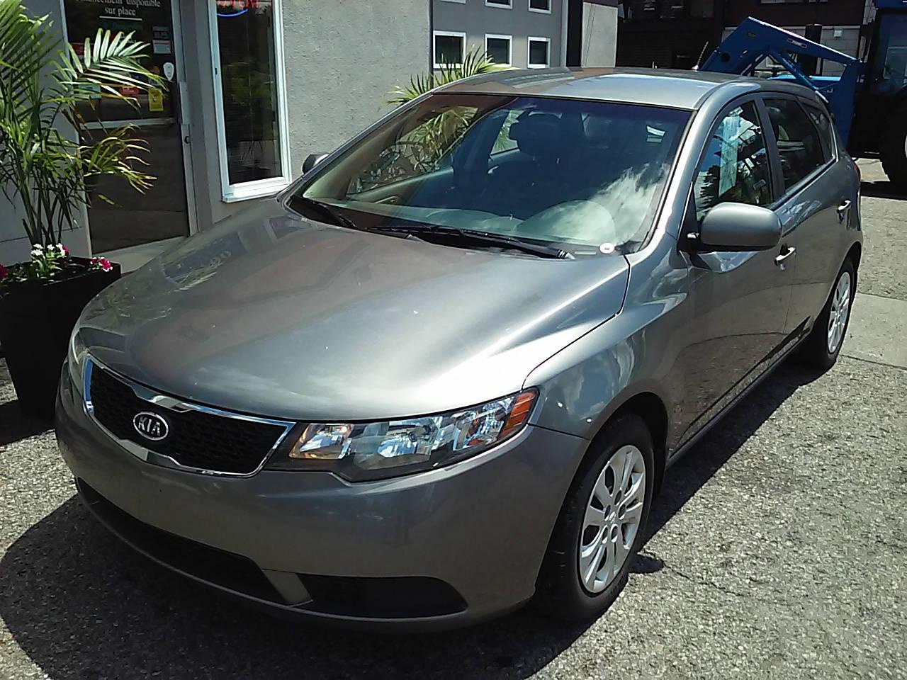 Used 2012 Kia Forte 5 automatique+air+bluetooth for sale in St-Charles-Borromée, QC