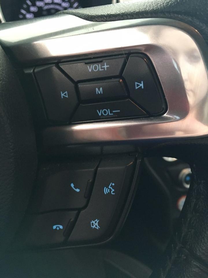 660998