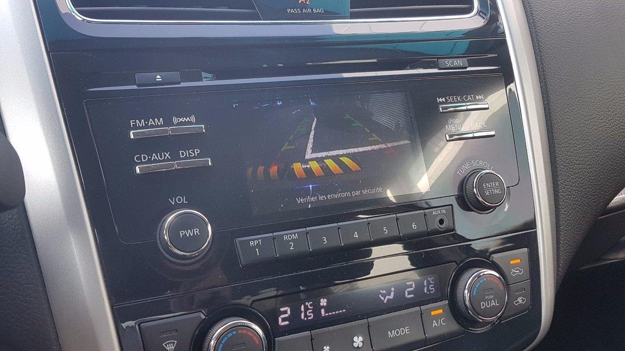 661043