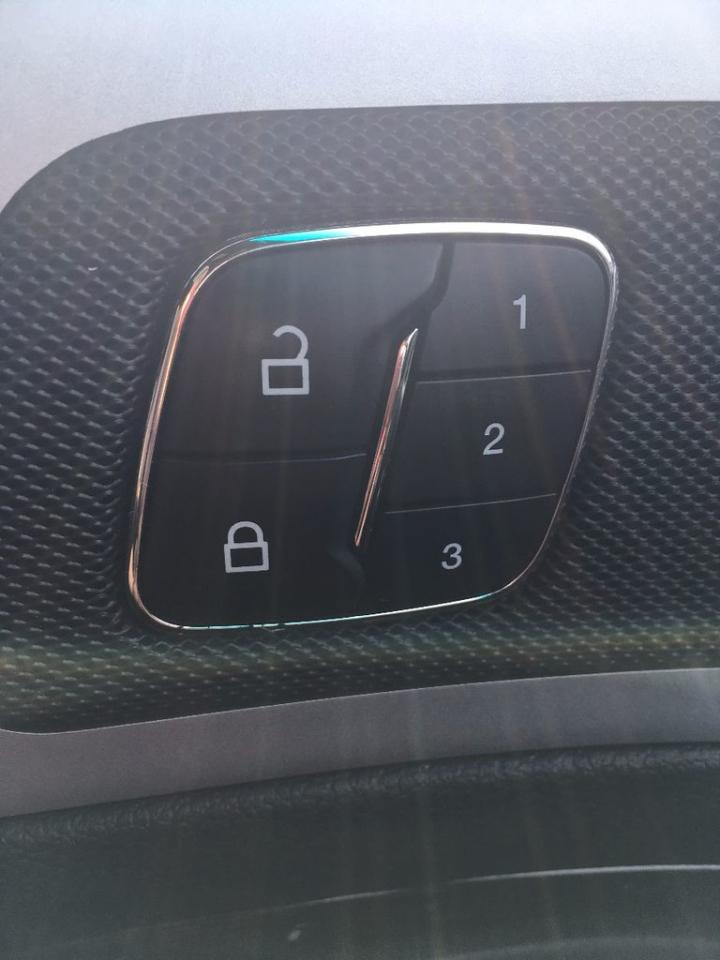 661073