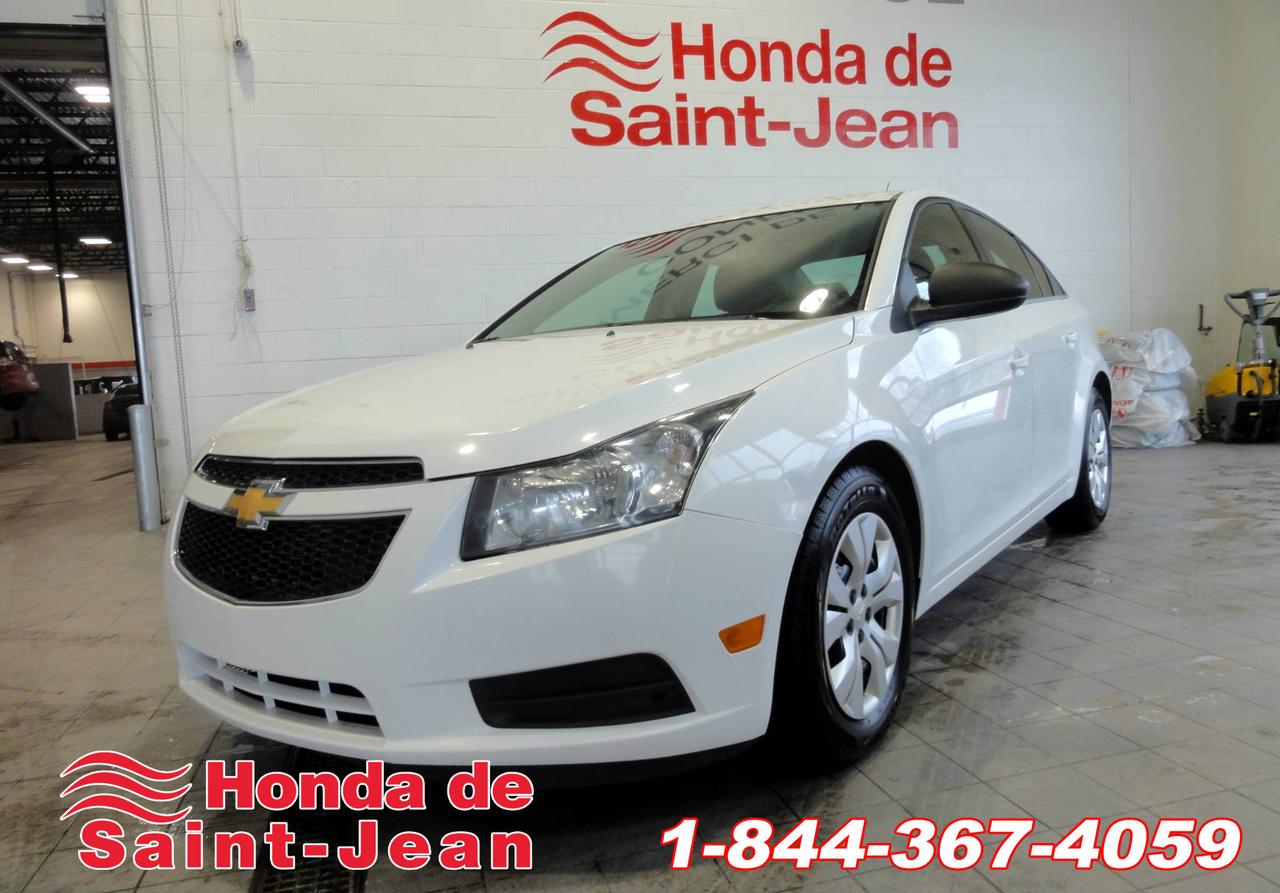 <a href=https://www.hondasj.ca/occasion/Chevrolet-Cruze-2012.html>https://www.hondasj.ca/occasion/Chevrolet-Cruze-2012.html</a>

Voici un Chevrolet Cruz 2012 en excellent état, toujours bien entretenu et exceptionnellement propre! Inspection mécanique et esthétique effectuée par notre département de Service. Ce modèle inclus beaucoup doptions, telles que: Traction avant, Freins ABS, Système GPS, Lecteur MP3, Phares automatiques, Radio avec lecteur CD, Air climatisé... et beaucoup plus!! Venez faire un essai routier cette semaine!!