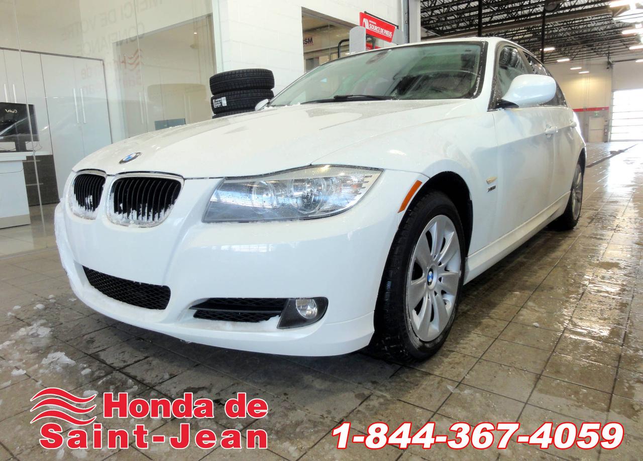 <a href=https://www.hondasj.ca/occasion/BMW-3_Series-2011.html>https://www.hondasj.ca/occasion/BMW-3_Series-2011.html</a>

BMW 3 Seriesen excellent état, jamais accidenté, non-fumeur, impeccable! Inspection mécanique et esthétique effectuée par notre département de Service. Ce modèle inclus beaucoup doptions, telles que: Toi ouvrant, 4 roues motrices, 4 pneus dhiver sur rims avec 
caps de roues, 4 pneus dété sur mags 
dorigine, Radio HD, Lecteur MP3, Phares 
antibrouillards, Commandes audio au volant, 
Siège mémoire, Ensemble éclairage 
commodité, Sièges électriques, Climatisation 
arrière, Volant gainé de cuir... et beaucoup 
plus!! Venez faire un essai routier cette 
semaine!!
POUR PRENDRE RENDEZ-VOUS POUR UN ESSAI ROUTIER OU POUR OBTENIR PLUS DE DÉTAILS, VOUS POUVEZ COMMUNIQUER SANS FRAIS AU : 1 844 367 4059 OU PAR COURRIEL : nicka@hondasj.ca OU PAR MESSAGE TEXTE AU : 514 928 8050 FINANCEMENT ET GARANTIE DISPONIBLE SUR PLACE!