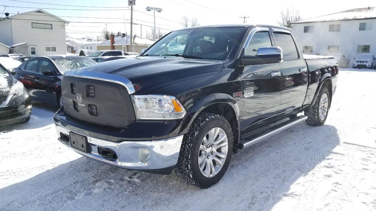 <a href=https://www.poiriernissan.com/occasion/RAM-1500-2015.html>https://www.poiriernissan.com/occasion/RAM-1500-2015.html</a>

RAM 1500 Longhorn Crew Cab **ECO DIESEL** 2015Régulateur de vitesse, Essuie-glaces intermittents, Anti-démarreur, Freins ABS, Contrôle de stabilité, Coussins gonflables latéraux, Démarreur à distance, Lecteur MP3, Intérieur en cuir, Siège mémoire, Volant ajustable, Marchepieds, Tapis protecteurs, Caméra de recul, Pédales ajustables, Rétroviseurs, Volant gainé de cuir, Phares automatiques, Rétroviseur électrique, Sièges arrières chauffants, Direction assistée, Rétroviseurs chauffants, Siège à réglage électrique, Coussins gonflables arrière pour la tête, Siège conducteur - soutien lombaire, Siège passager - soutien lombaire, Siège refroidissant, Freins à disque, Sièges chauffants - Avant, Antipatinage, Phares antibrouillards, Verrous de sécurité pour enfants, Système de surveillance de la pression des pneus, Sièges baquets, Technologie Bluetooth intégrée, Roue de secours - Temporaire, Rétroviseur à atténuation automatique, Aluminium, Climatisation, Volant chauffant