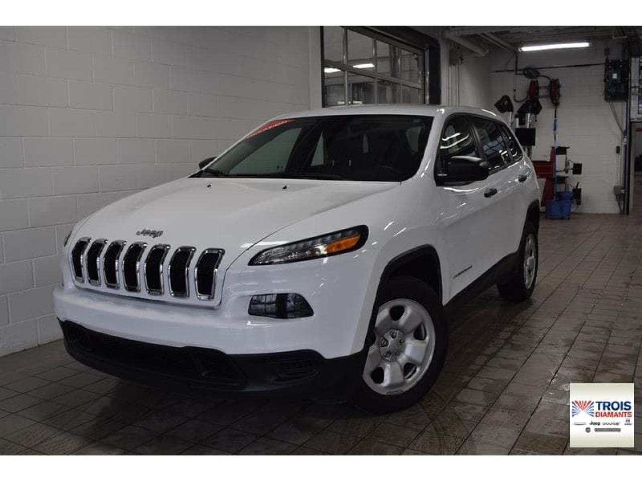 Used 2015 Jeep Cherokee Sport-Gr for sale in Mascouche, QC