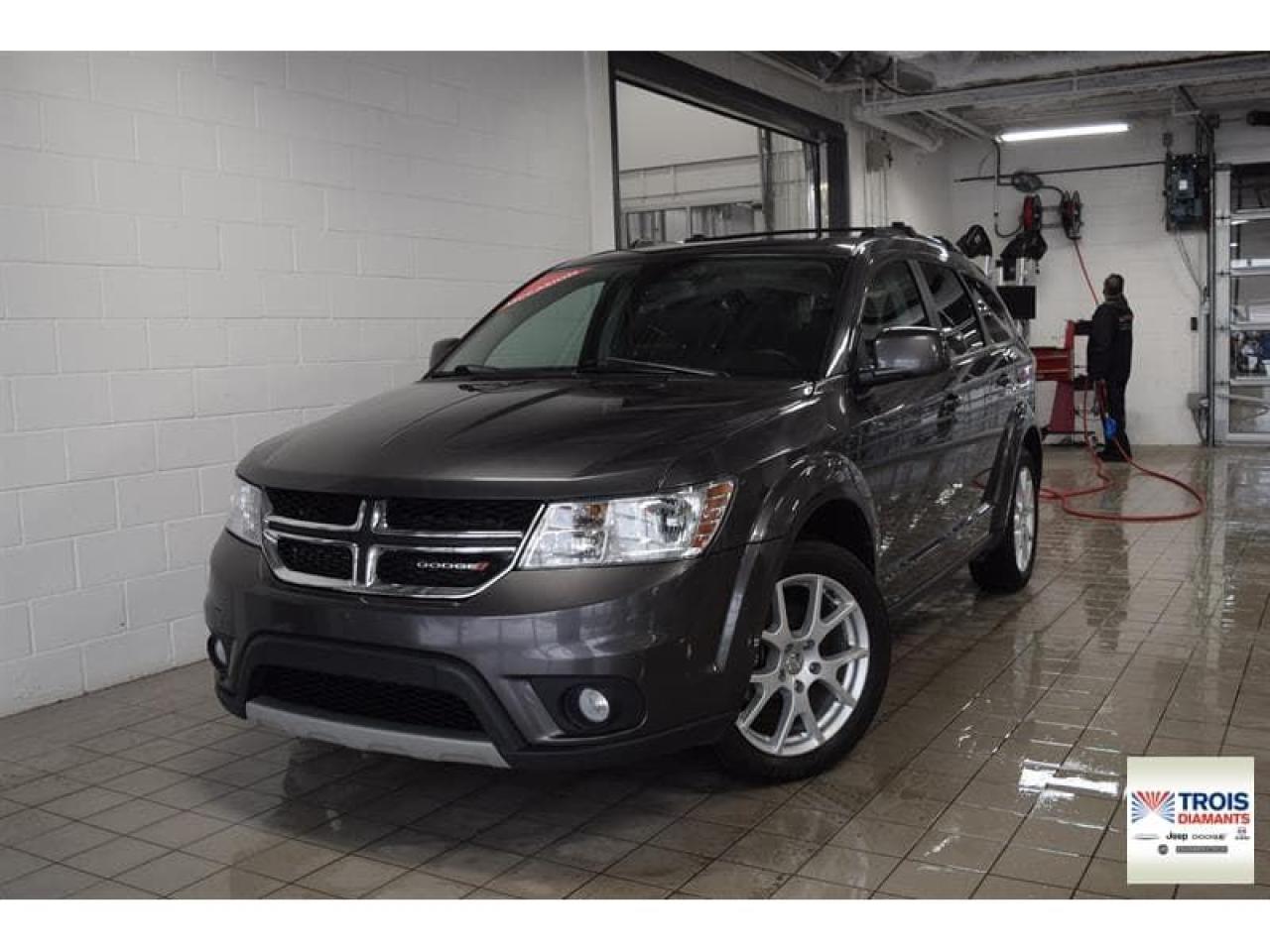 Used 2015 Dodge Journey Ltd-V6-7 Passagers for sale in Mascouche, QC