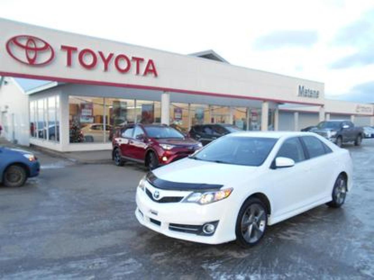 Used 2014 Toyota Camry SE for sale in Matane, QC