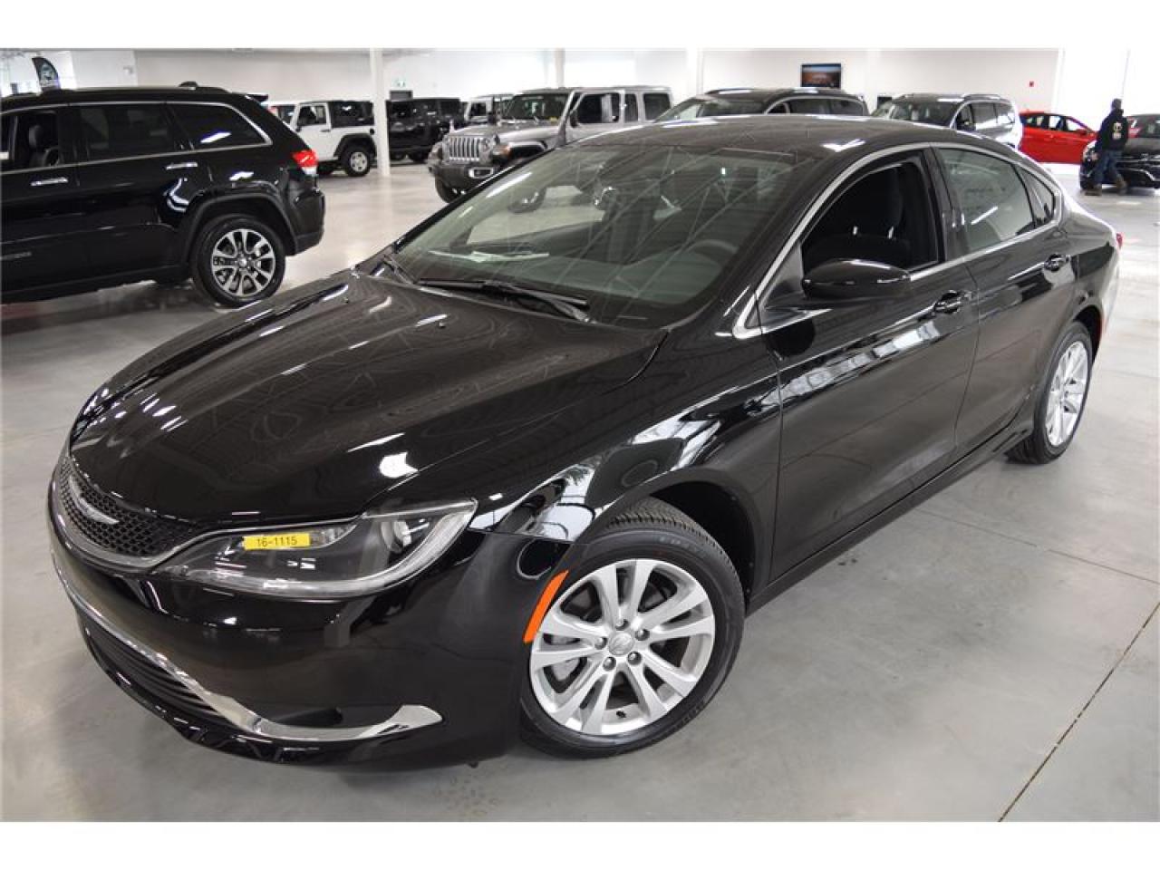 Used 2016 Chrysler 200 Ltd-Gros Ecran- Grp for sale in Mascouche, QC