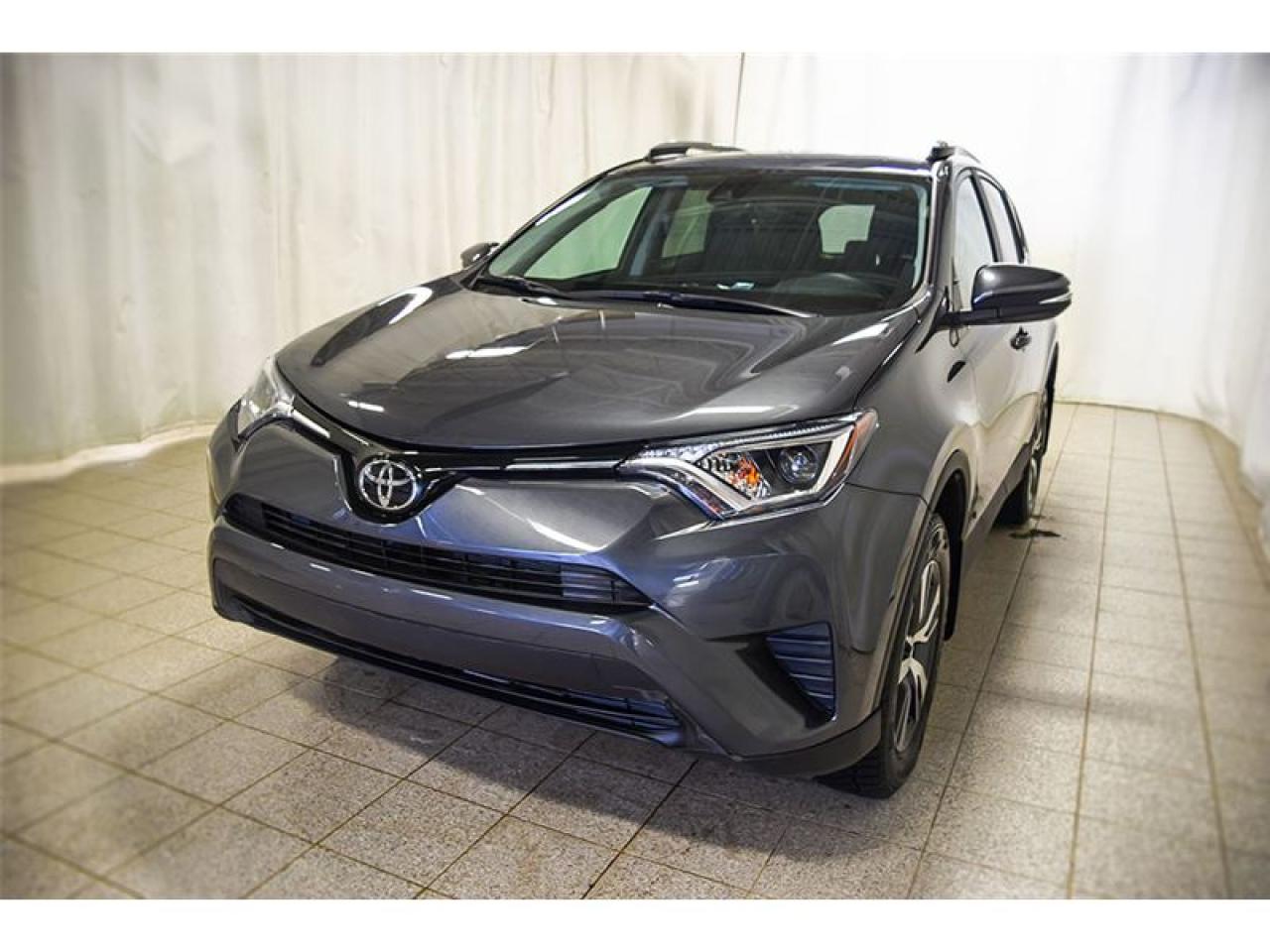 Used 2018 Toyota RAV4 Le Awd, Sieges Ch for sale in Québec, QC