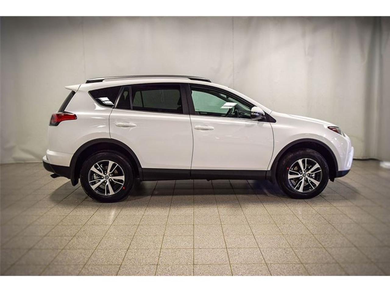 Used 2017 Toyota RAV4 Xle Awd, Gr for sale in Québec, QC