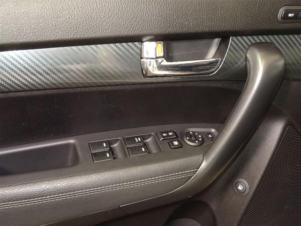 661798