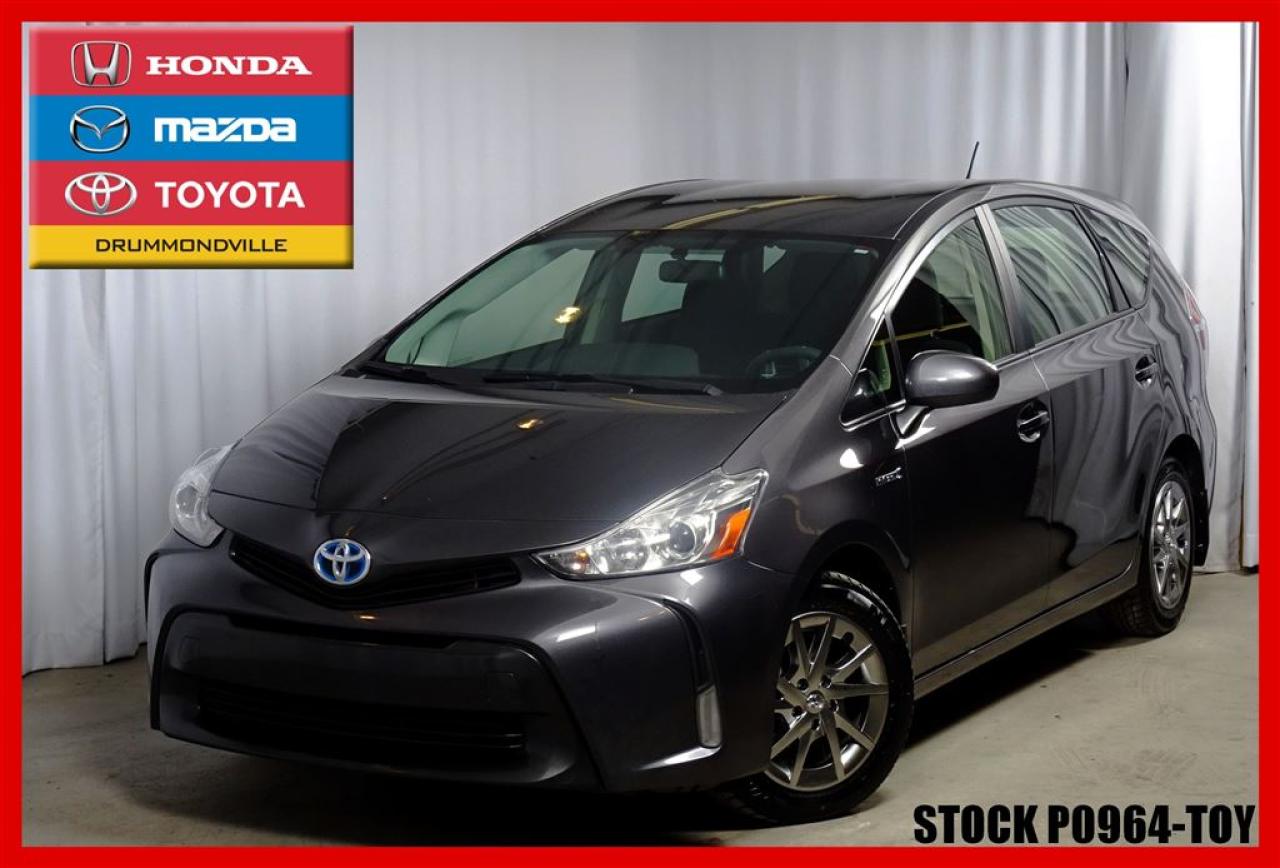 Used 2015 Toyota Prius V Hybride Hybride for sale in Drummondville, QC