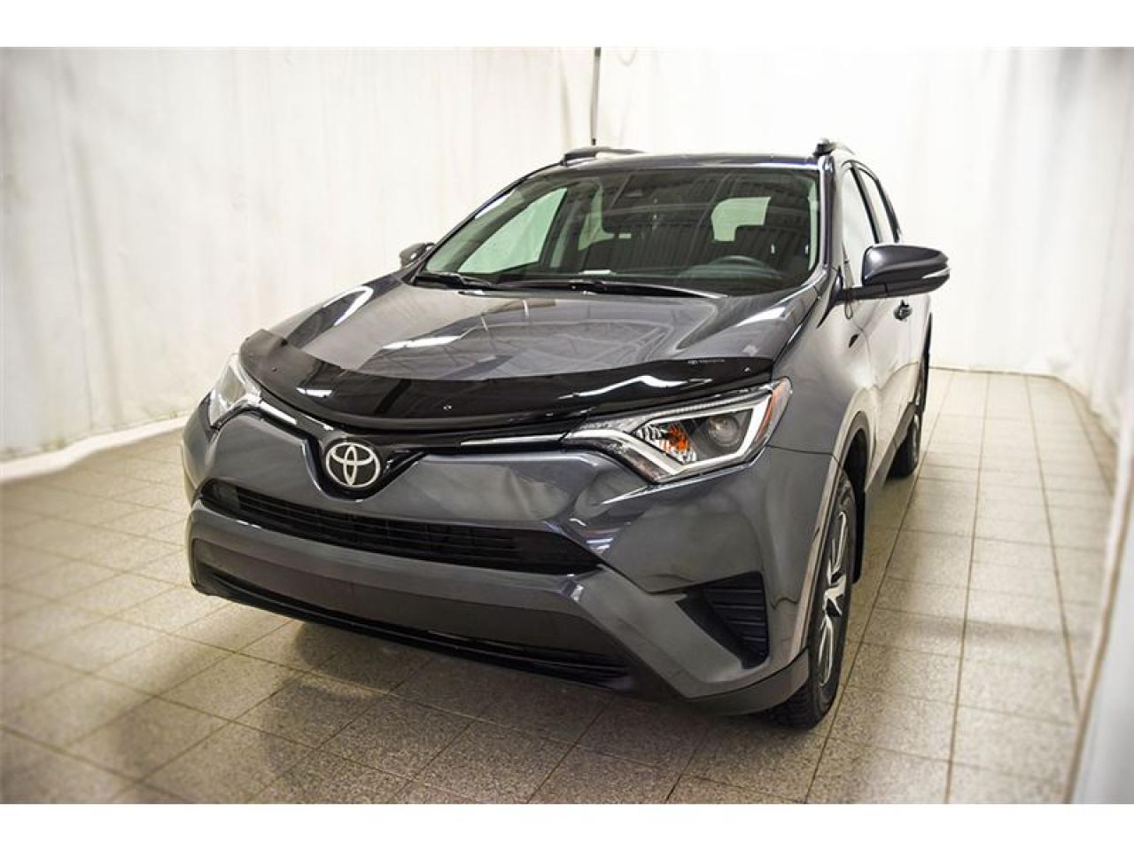 Used 2018 Toyota RAV4 Le Awd, Sieges Ch for sale in Québec, QC