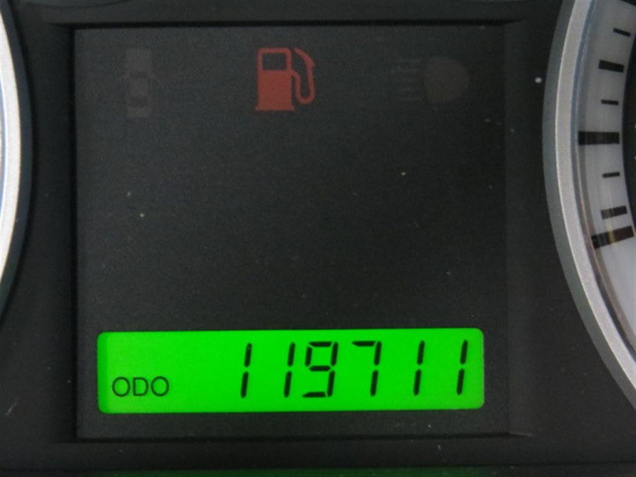 661888