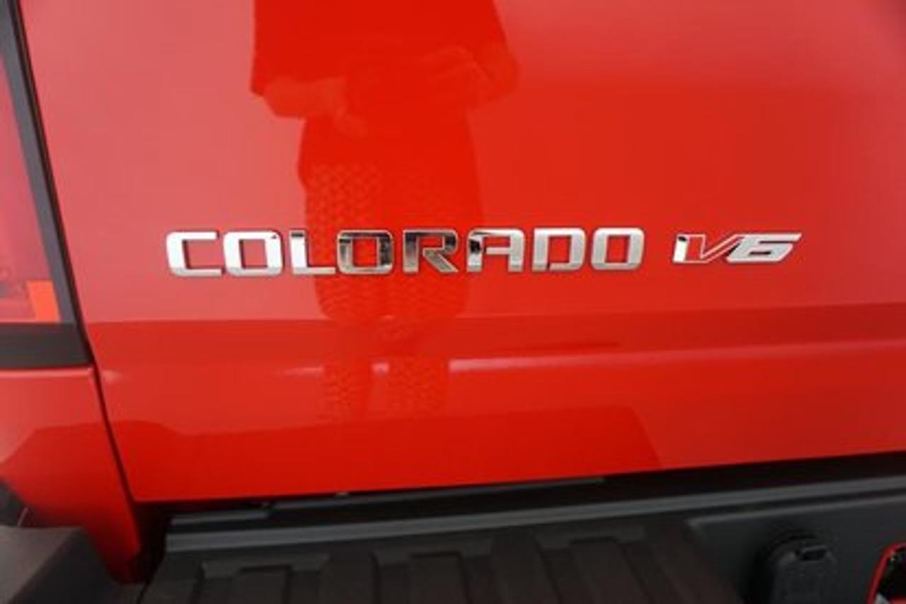 662163.11634369
