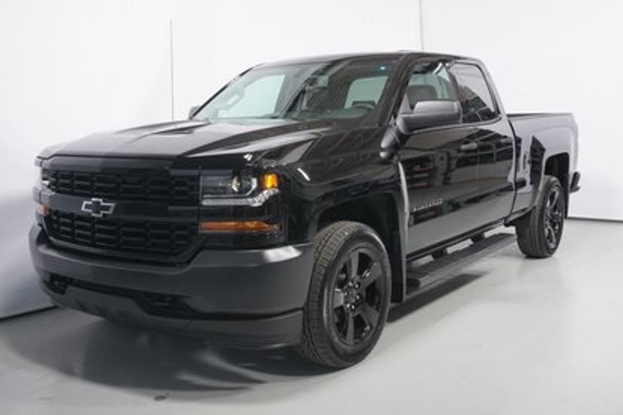 <a href=https://www.autoaubaine.com/Chevrolet-Silverado 1500-c6954308.html>https://www.autoaubaine.com/Chevrolet-Silverado 1500-c6954308.html</a>

Chevrolet Silverado 1500 WT, Double Cab  2018Régulateur de vitesse, Freins ABS, Contrôle de stabilité, Coussin gonflable conducteur, Coussins gonflables latéraux, Volant ajustable, Caméra de recul, Direction assistée, Coussins gonflables arrière pour la tête, Freins à disque, Antipatinage, Système de surveillance de la pression des pneus, Technologie Bluetooth intégrée, Climatisation