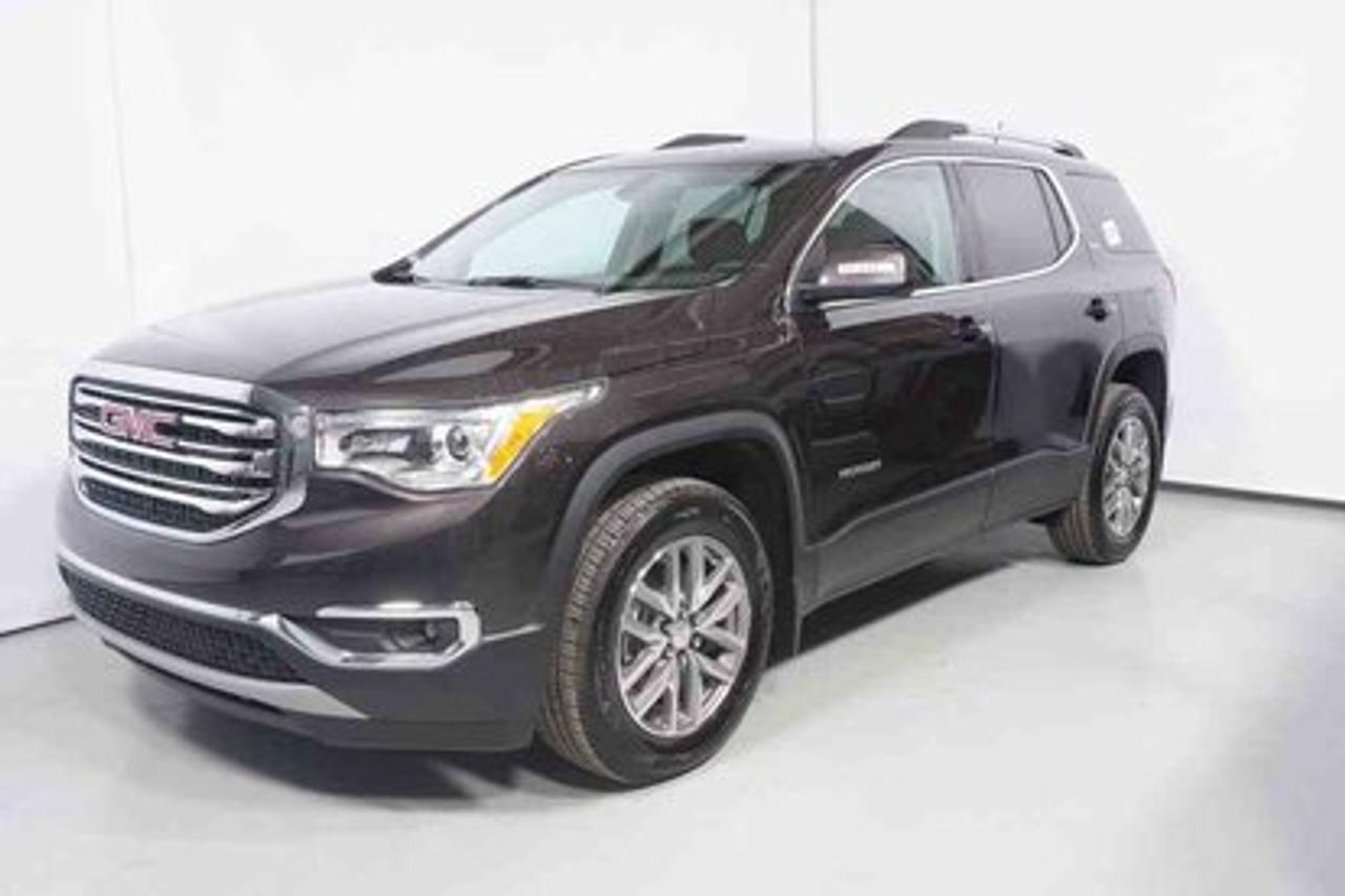 <a href=https://www.autoaubaine.com/GMC-Acadia-c6931990.html>https://www.autoaubaine.com/GMC-Acadia-c6931990.html</a>

GMC Acadia SLE-2, AWD  2018Régulateur de vitesse, Essuie-glaces intermittents, Freins ABS, Coussin gonflable conducteur, Coussins gonflables latéraux, Démarreur à distance, Lecteur MP3, Volant ajustable, Tapis protecteurs, Caméra de recul, Volant gainé de cuir, Rétroviseur électrique, Rétroviseurs chauffants, Siège à réglage électrique, Coussins gonflables arrière pour la tête, Démarrage sans clé, Freins à disque, Sièges chauffants - Avant, Phares antibrouillards, Verrous de sécurité pour enfants, Système de surveillance de la pression des pneus, Sièges baquets, Technologie Bluetooth intégrée, Aluminium, Climatisation