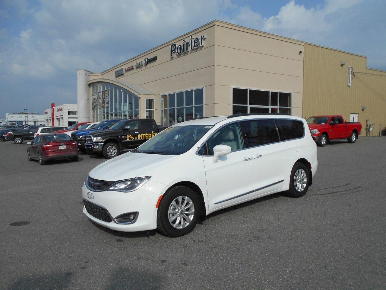 Used 2017 Chrysler Pacifica Touring for sale in Rouyn-Noranda, QC
