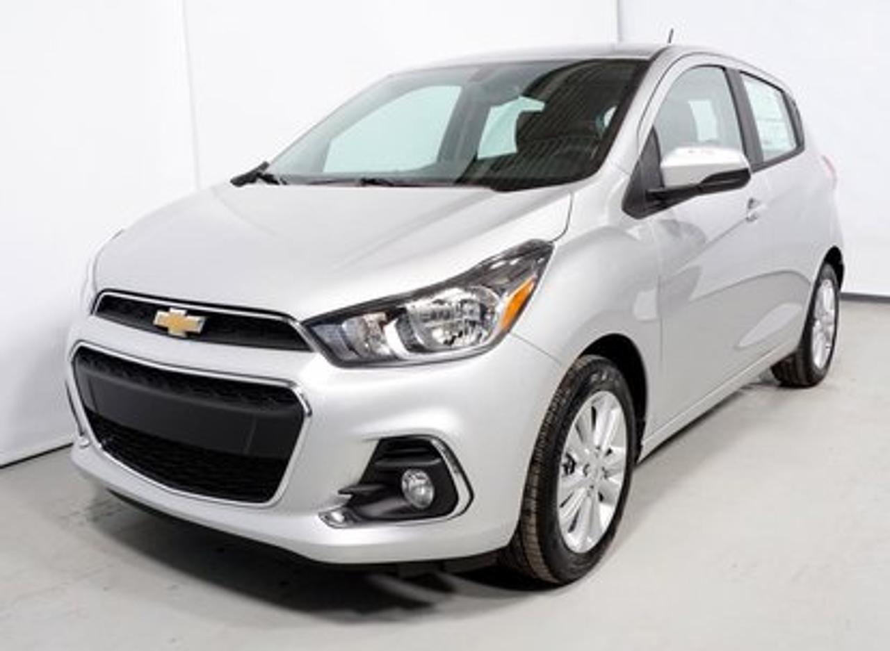<a href=https://www.autoaubaine.com/Chevrolet-Spark-c7013024.html>https://www.autoaubaine.com/Chevrolet-Spark-c7013024.html</a>

Chevrolet Spark LT  2018Régulateur de vitesse, Essuie-glaces intermittents, Anti-démarreur, Freins ABS, Contrôle de stabilité, Coussin gonflable conducteur, Coussins gonflables latéraux, Lecteur MP3, Volant ajustable, Tapis protecteurs, Caméra de recul, Phares automatiques, Direction assistée, Rétroviseurs chauffants, Coussins gonflables arrière pour la tête, Freins à disque, Antipatinage, Phares antibrouillards, Système de surveillance de la pression des pneus, Sièges baquets, Technologie Bluetooth intégrée, Aluminium, Climatisation