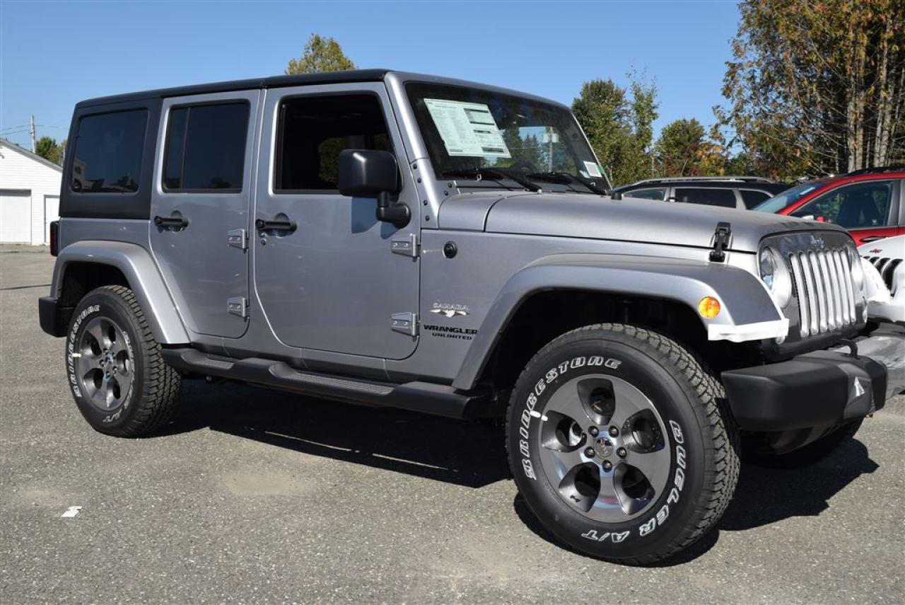 Used 2017 Jeep Wrangler Sahara+2 for sale in Sherbrooke, QC