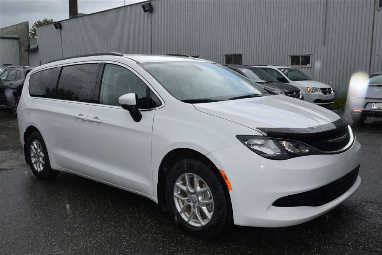 Used 2017 Chrysler Pacifica Lx 8 Passagers for sale in Sherbrooke, QC