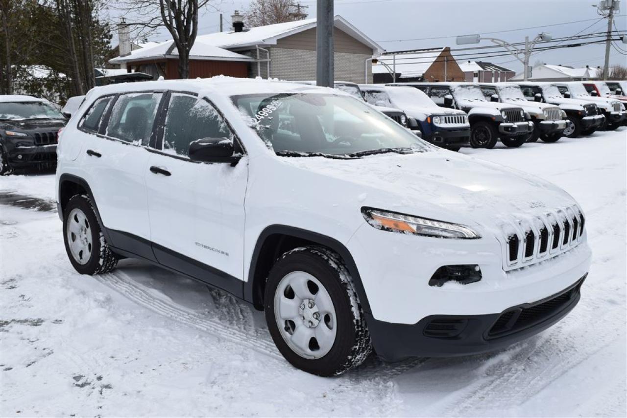 Used 2017 Jeep Cherokee Sport Gar for sale in Sherbrooke, QC