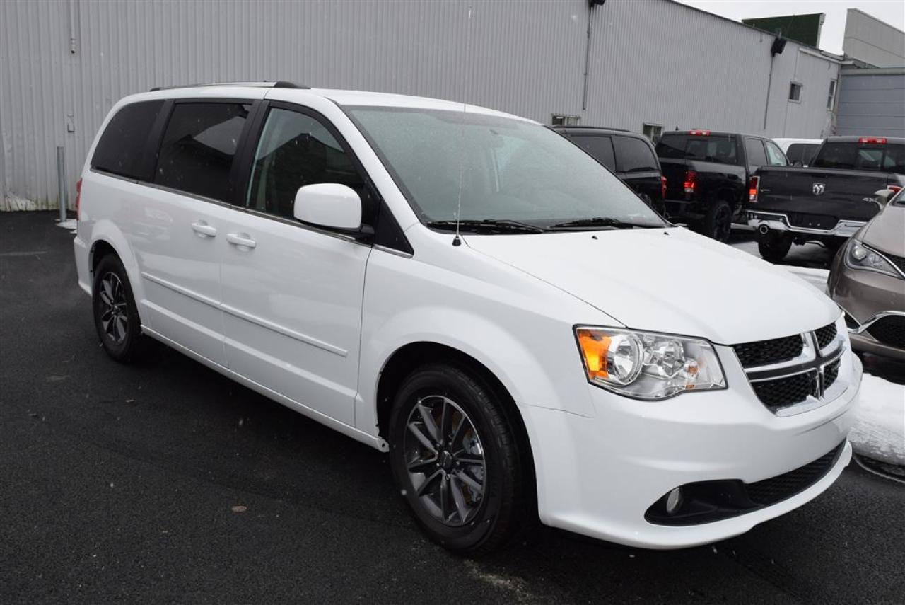 Used 2017 Dodge Grand Caravan Premium Plus+7 for sale in Sherbrooke, QC