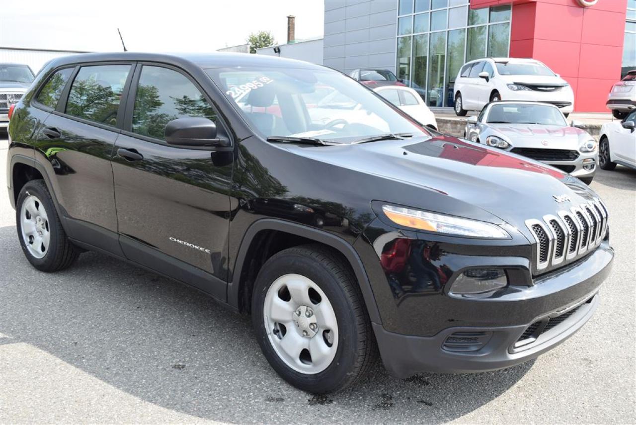 Used 2017 Jeep Cherokee Sport 4x2 for sale in Sherbrooke, QC