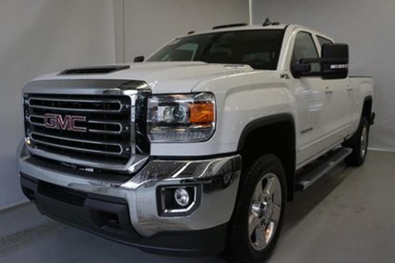 <a href=https://www.autoaubaine.com/GMC-Sierra 2500-c6968927.html>https://www.autoaubaine.com/GMC-Sierra 2500-c6968927.html</a>

GMC Sierra 2500 SLE, Duramax, Crew Cab  2018Régulateur de vitesse, Freins ABS, Contrôle de stabilité, Coussin gonflable conducteur, Coussins gonflables latéraux, Lecteur CD, Lecteur MP3, Volant ajustable, Tapis protecteurs, Caméra de recul, Volant gainé de cuir, Rétroviseur électrique, Direction assistée, Rétroviseurs chauffants, Siège conducteur - soutien lombaire, Freins à disque, Antipatinage, Système de surveillance de la pression des pneus, Technologie Bluetooth intégrée, Coussin gonflable - Commutateur de mise en/hors fo, Climatisation