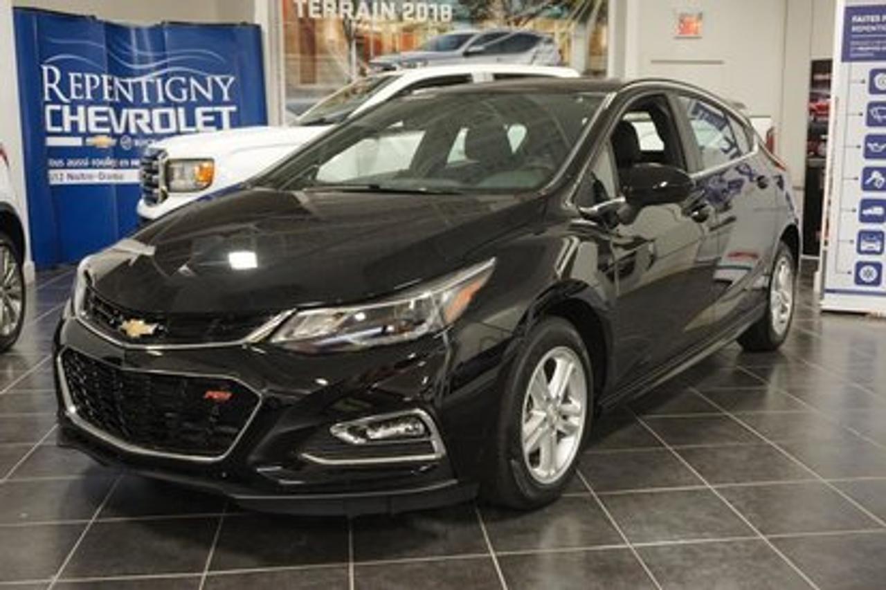 <a href=https://www.autoaubaine.com/Chevrolet-Cruze-c7001249.html>https://www.autoaubaine.com/Chevrolet-Cruze-c7001249.html</a>

Chevrolet Cruze LT  2018Régulateur de vitesse, Essuie-glaces intermittents, Anti-démarreur, Freins ABS, Contrôle de stabilité, Coussin gonflable conducteur, Coussins gonflables latéraux, Lecteur MP3, Lampes de lecture arrière, Volant ajustable, Tapis protecteurs, Caméra de recul, Phares automatiques, Rétroviseur électrique, Direction assistée, Rétroviseurs chauffants, Coussins gonflables arrière pour la tête, Sièges tissu, Freins à disque, Sièges chauffants - Avant, Antipatinage, Système de surveillance de la pression des pneus, Sièges baquets, Technologie Bluetooth intégrée, Cache bagages, Aluminium, Climatisation
