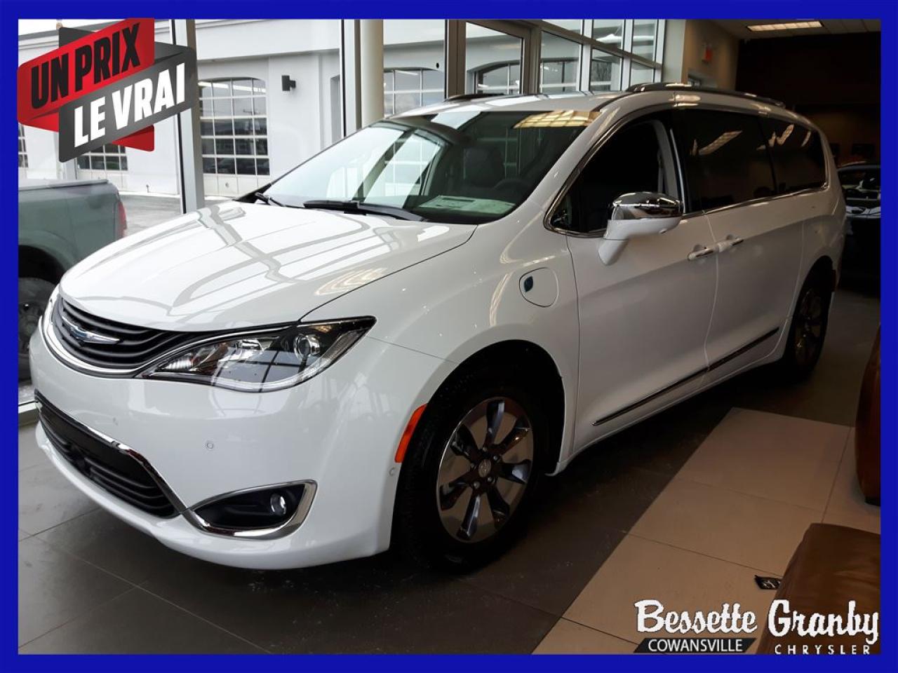 Used 2018 Chrysler Pacifica Ltd +hybride, Toit for sale in Granby, QC