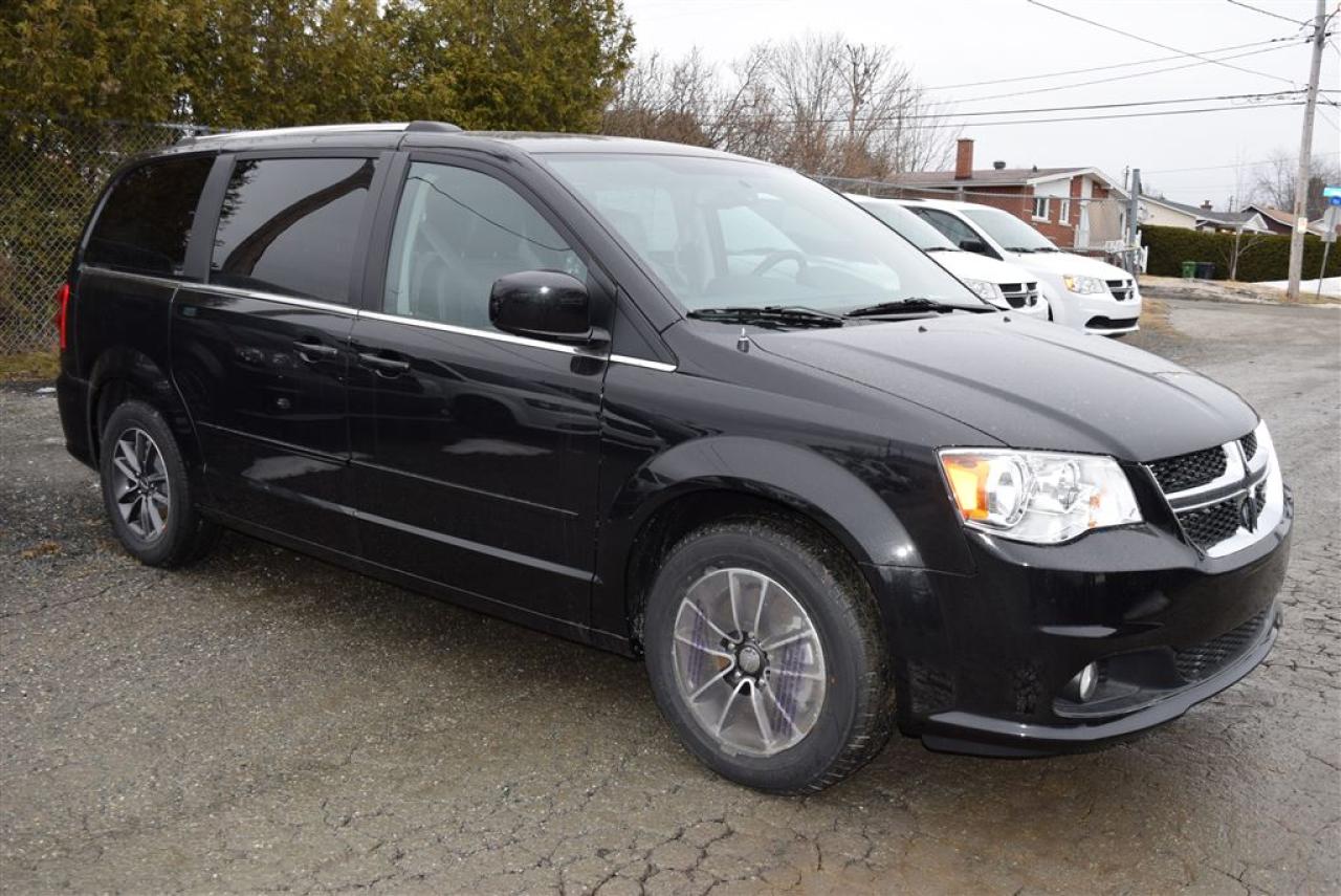 Used 2017 Dodge Grand Caravan Premium Plus for sale in Sherbrooke, QC