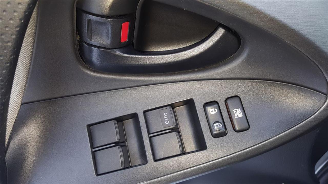663005