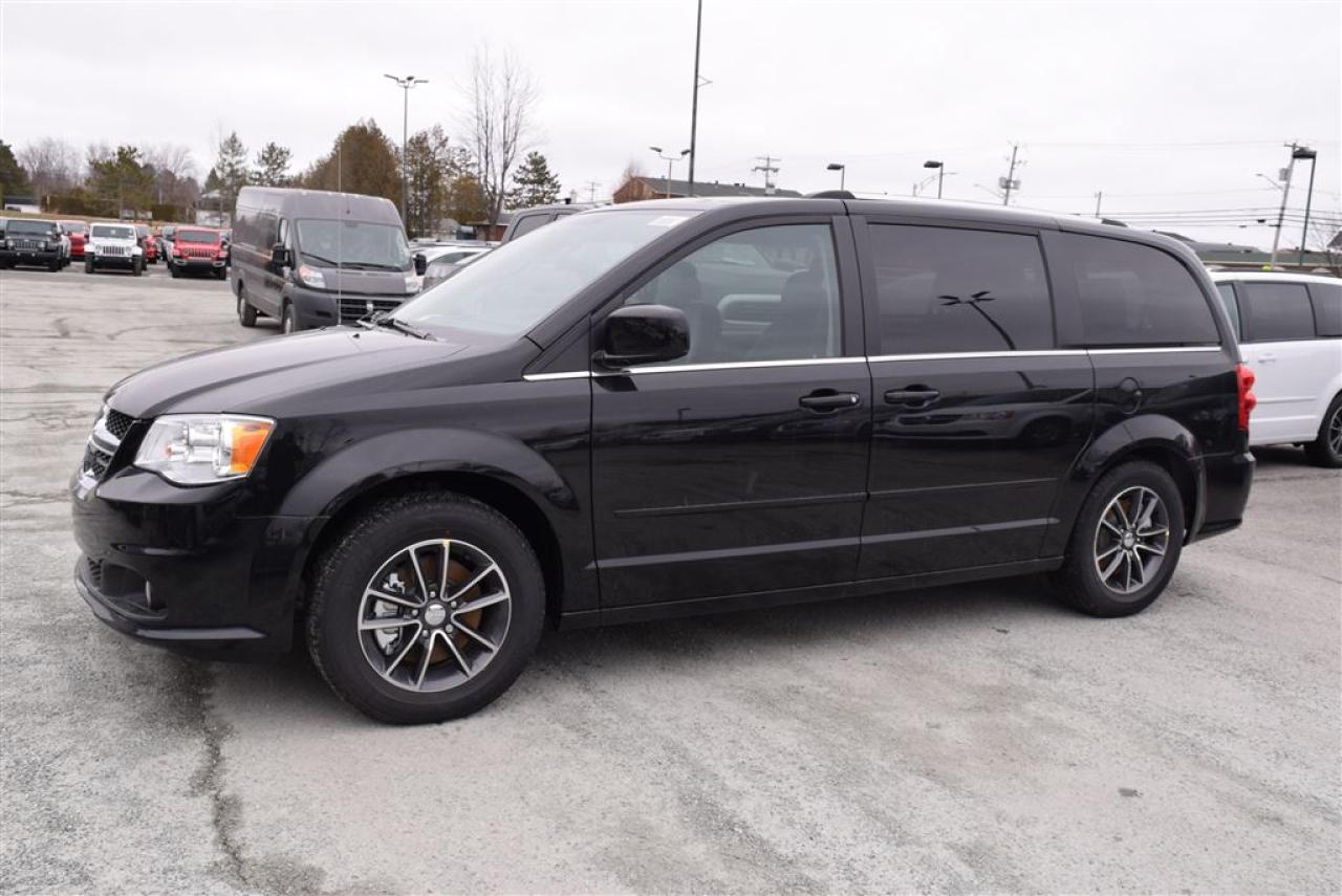Used 2017 Dodge Grand Caravan Premium Gar for sale in Sherbrooke, QC