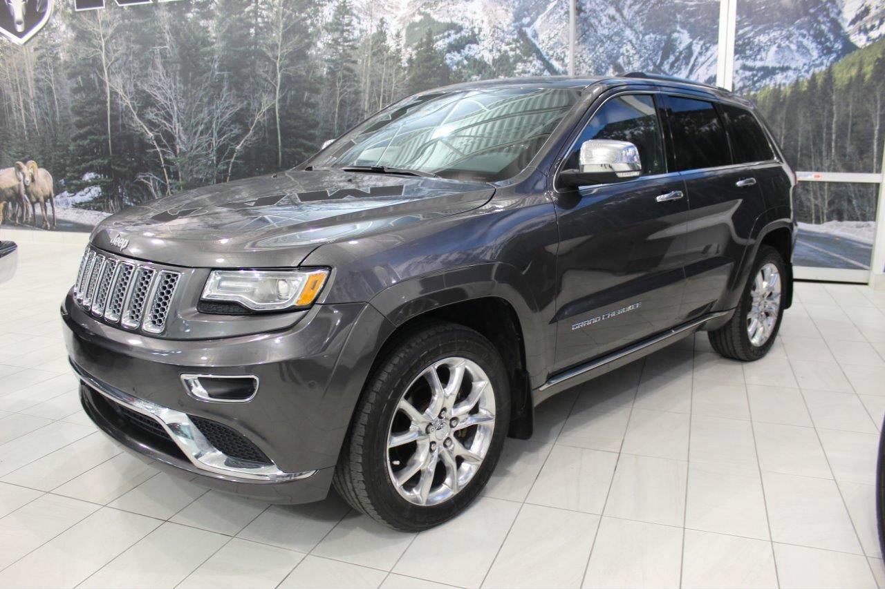 Used 2014 Jeep Grand Cherokee Summit 4X4 for sale in Laval, QC