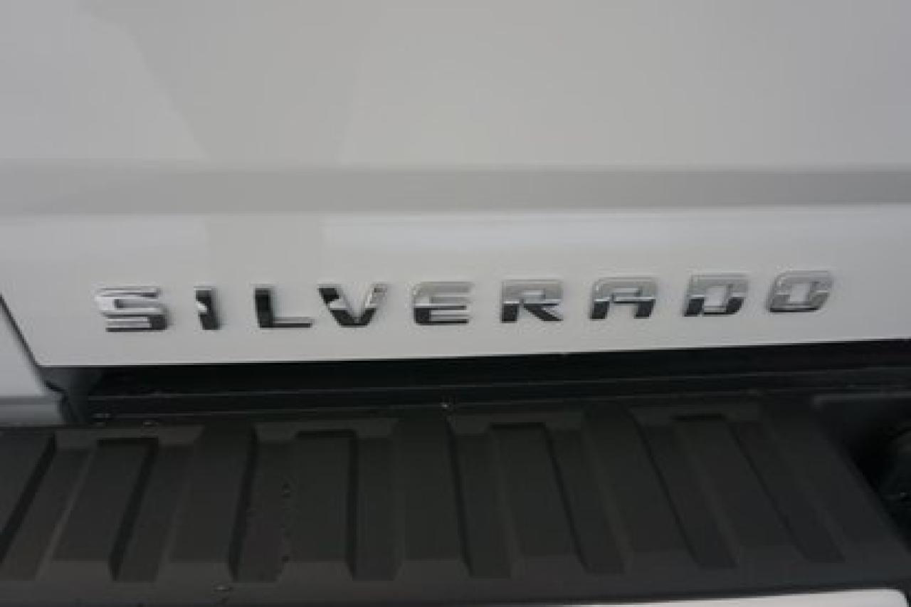 663086