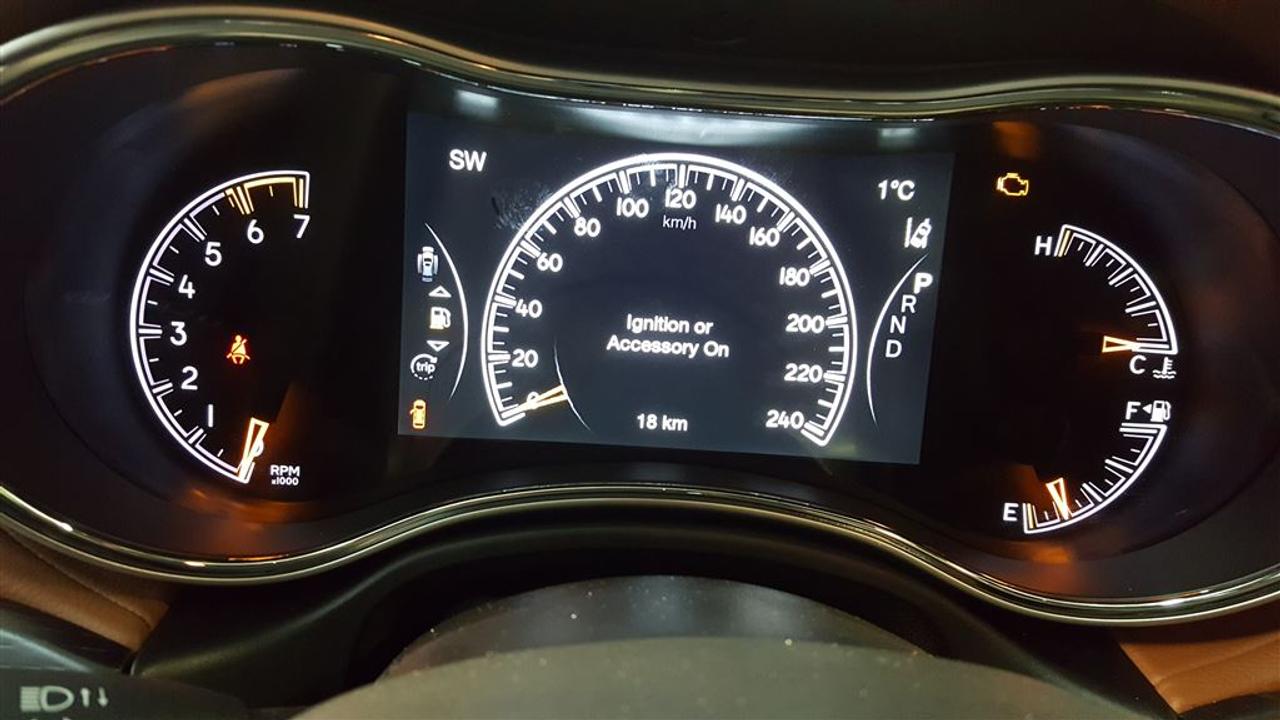663104.11653684