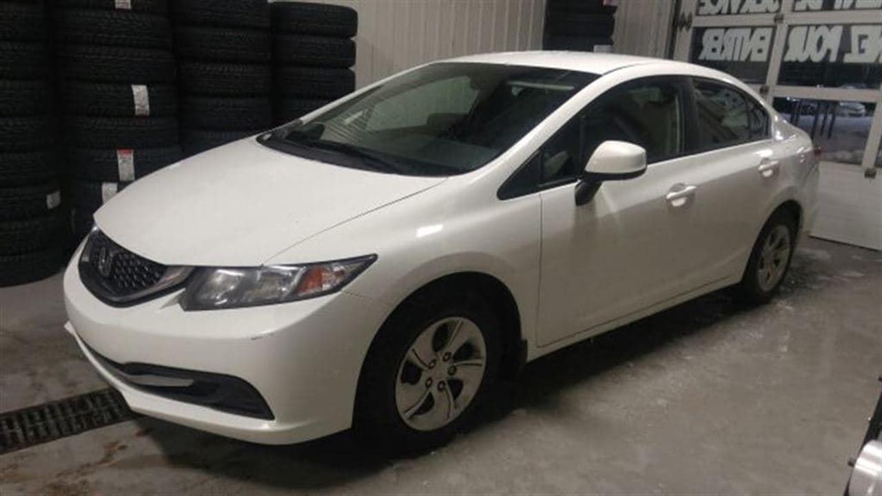<a href=https://www.dupontduponthonda.com/occasion/Honda-Civic-2013.html>https://www.dupontduponthonda.com/occasion/Honda-Civic-2013.html</a>

Toujours bien entretenu et en excellente condition !! A/C, Autom., un seul proprio, jamais accidenté.  Financement 2e chance au crédit disponible.