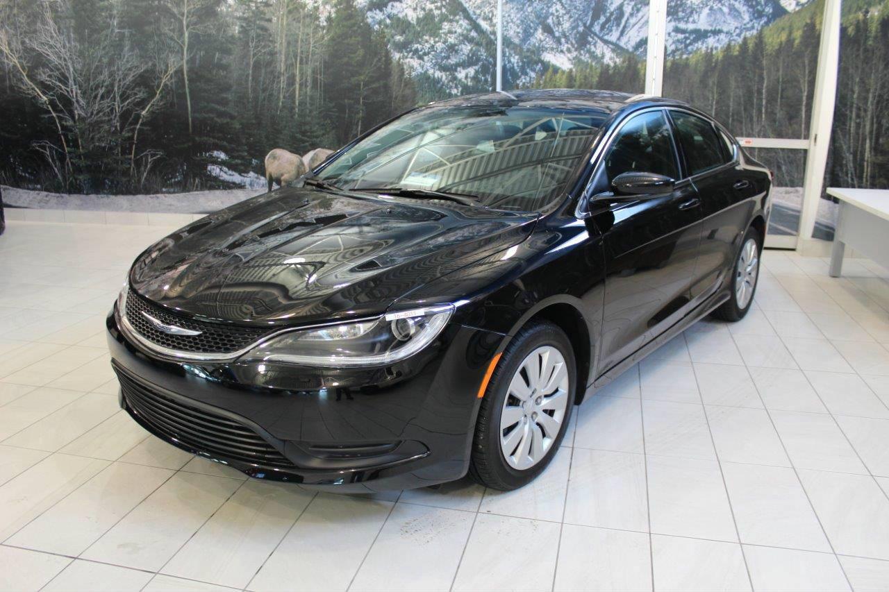 Used 2016 Chrysler 200 LX for sale in Laval, QC