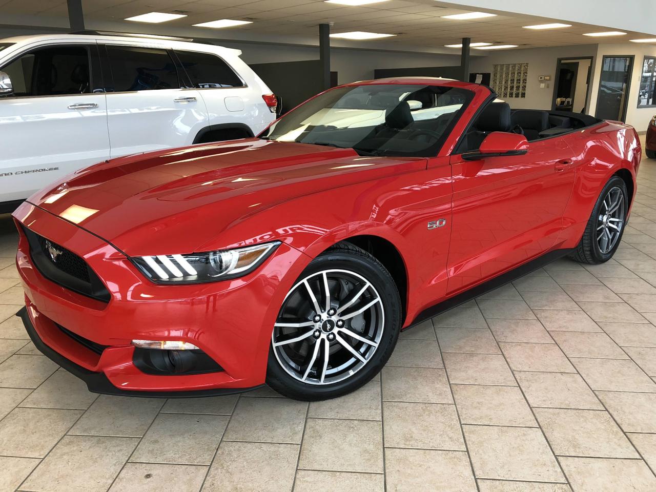 Used 2017 Ford Mustang GT PREMIUM 5.0L CUIR GPS CONVERTIBLE for sale in Pointe-Aux-Trembles, QC