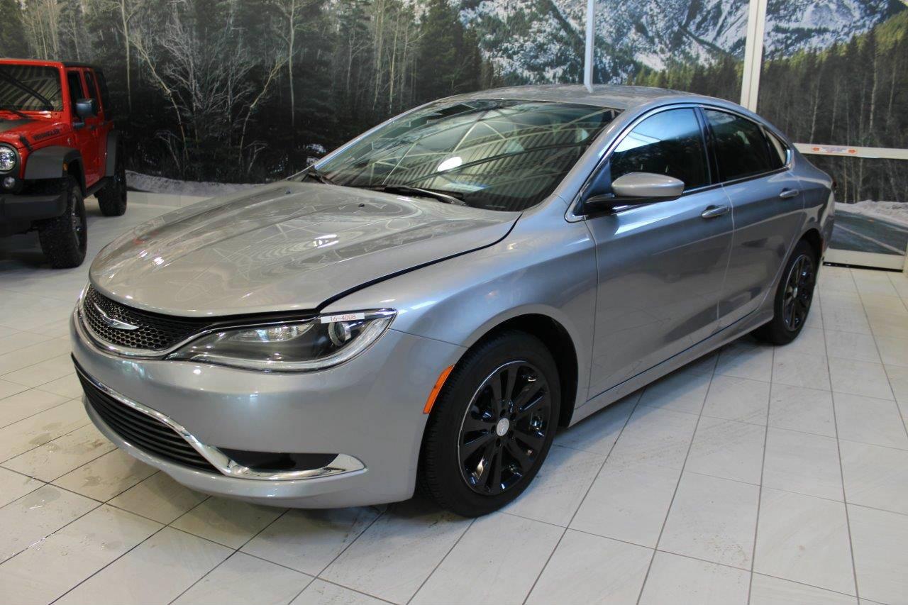 Used 2016 Chrysler 200 Limited for sale in Laval, QC