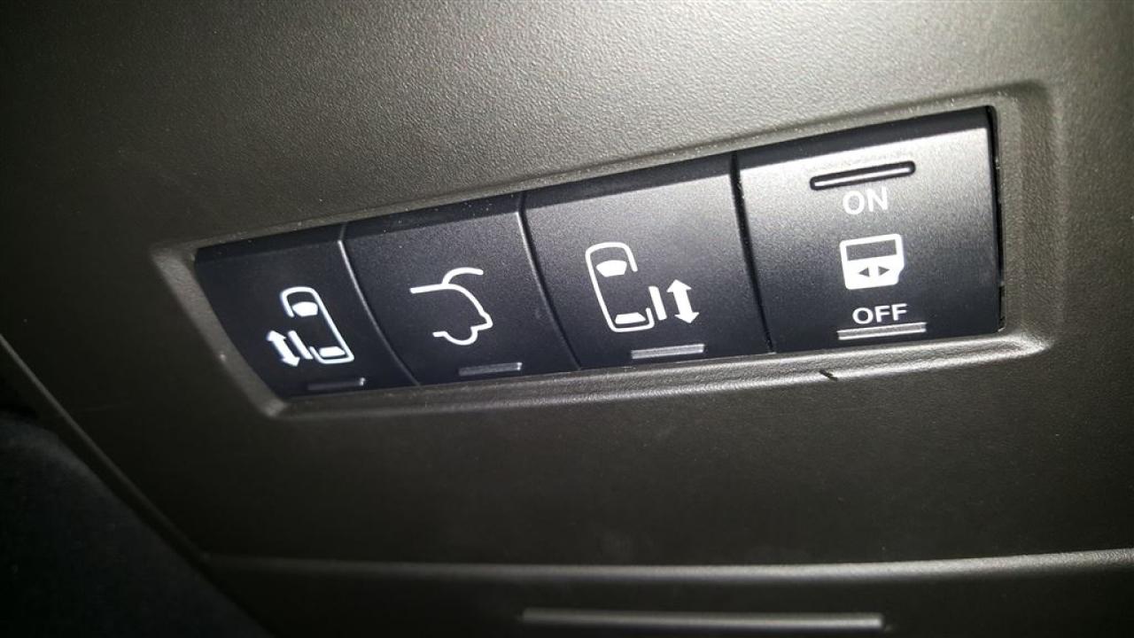 663261